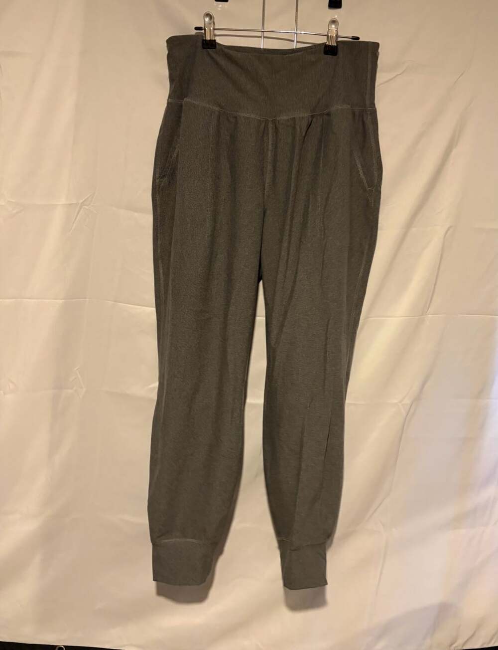 Old Navy Active Powersoft High-Rise Jogger Size L Gray Go-Dry